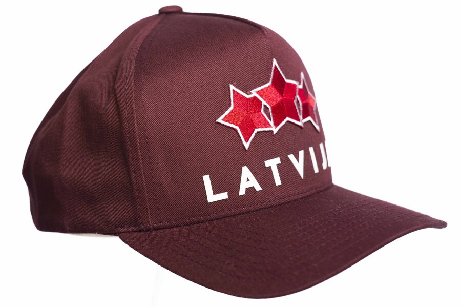 Cepure Trīs zvaigznes Latvija bordo/sudrabs/liektais nags