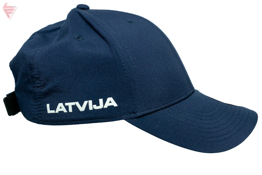 Nike cepure ar sāna uzrakstu Latvija/divas krāsas
